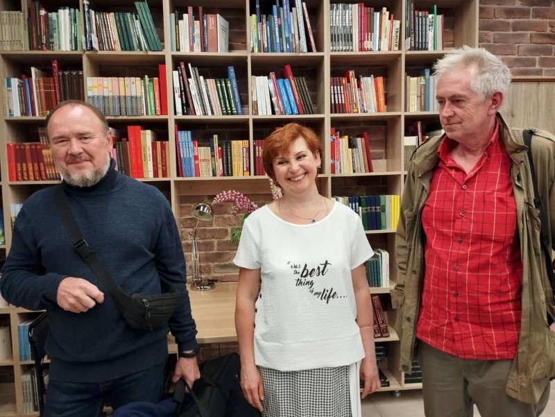 3e67591a-b43e-4466-9cba-7644f309f4c7-1920